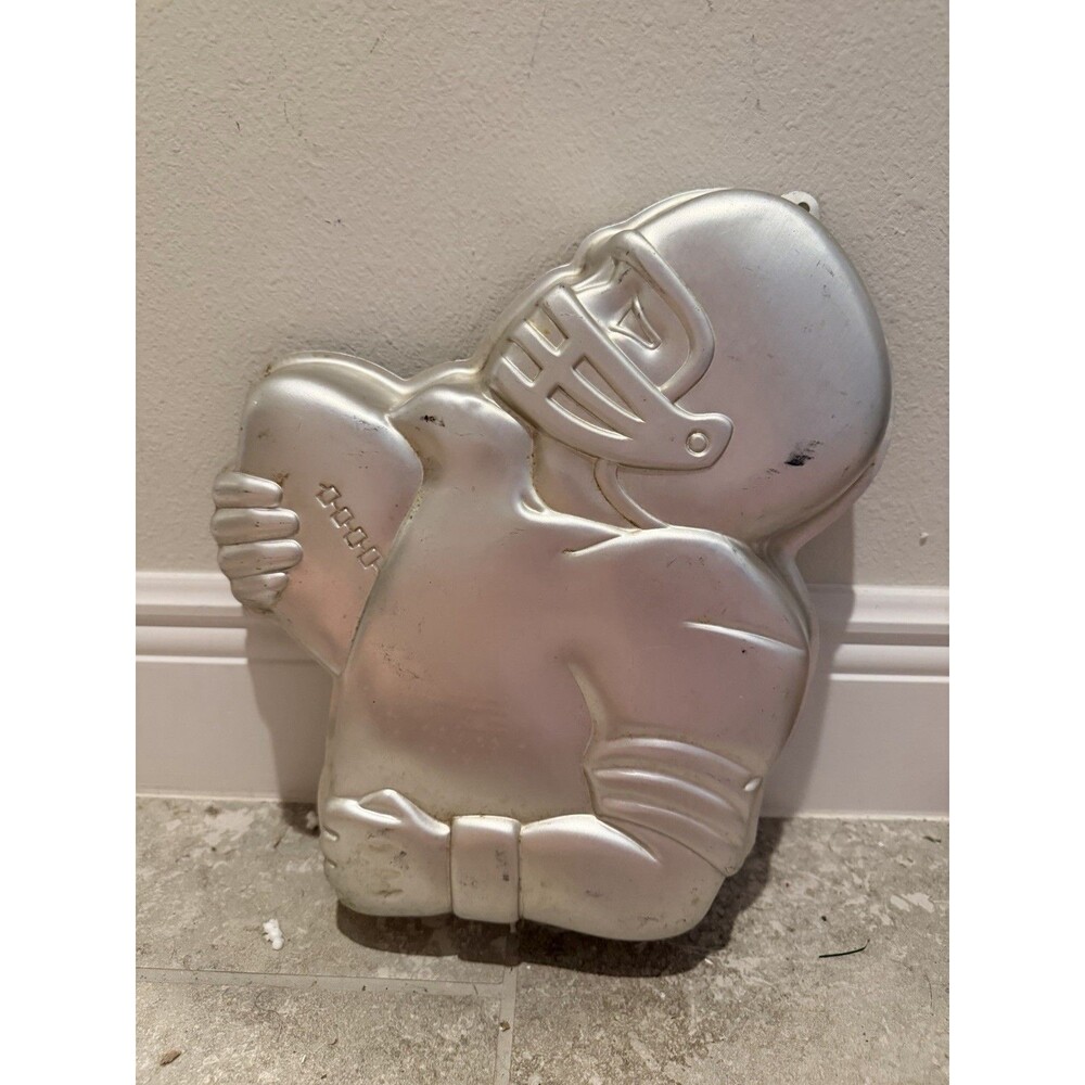 Vintage 1987 Wilton Football Player Cake Pan 2105-4610 Aluminum Sports Mold